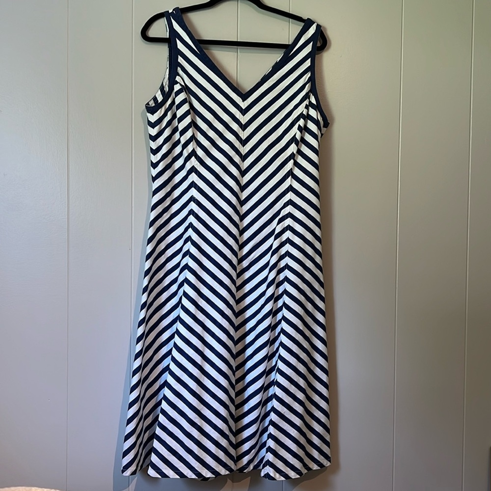 Jones New York Signature Midi Striped Sleeveless Midi Dress